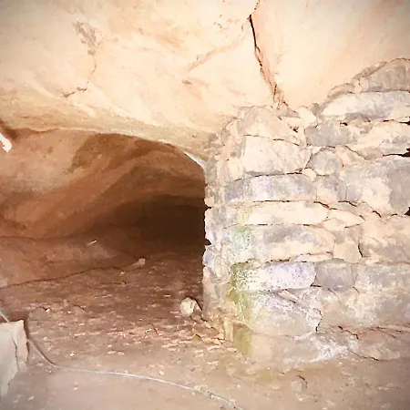 Grotta Monte Etna Chalet Maletto