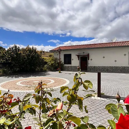 Grotta Monte Etna Chalet Maletto